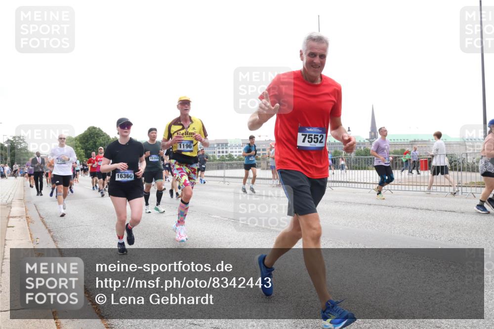 29.06.2025 - hella hamburg halbmarathon Lena Gebhardt http://msf.ph/oto/8342443 29.06.2025 10:38:18 Lombardsbrücke 3716, 16360, 15355, 7552, 1196, 1196, 1394, 1457, 1578, 1596, 1721, 1742, 1791, 1799, 1901, 1966, 1985, 2113, 2151, 2498, 2786, 3010, 3094, 3095, 3216, 3242, 3246, 3286, 3338, 3635, 3636, 3716, 3777, 3841, 3880, 4139, 4155, 4159, 4414, 4883, 4921, 5085, 5089, 5139, 5155, 5300, 5617, 5684, 5713, 5735, 6199, 6200, 6362, 6697, 6751, 6930, 7117, 7118, 7148, 7165, 7244, 7371, 7552, 7561, 7629, 7692, 7696, 7868, 7914, 8985, 10836, 11087, 11543 meine-sportfotos.de