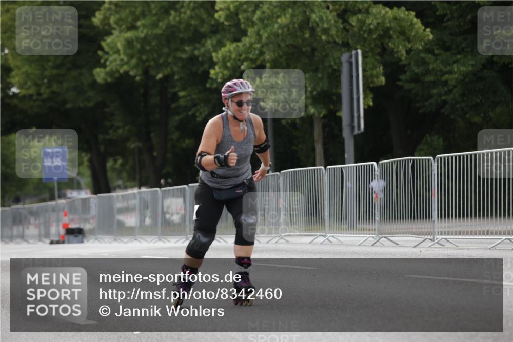 29.06.2025 - hella hamburg halbmarathon Jannik Wohlers http://msf.ph/oto/8342460 29.06.2025 09:02:25 Lombardsbrücke  meine-sportfotos.de