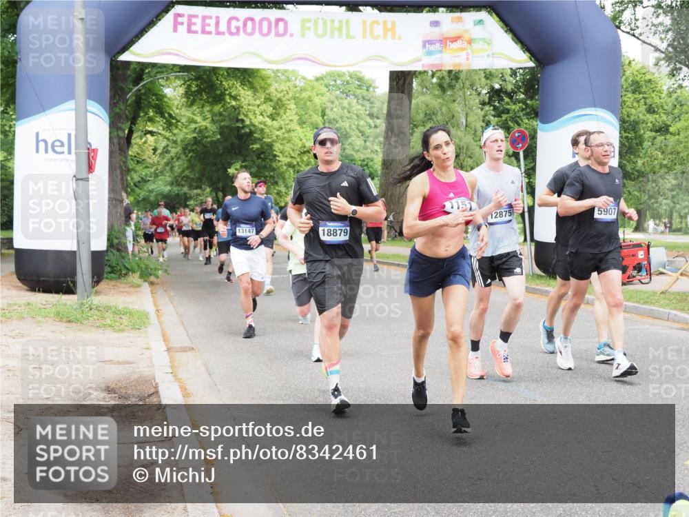 29.06.2025 - hella hamburg halbmarathon MichiJ http://msf.ph/oto/8342461 29.06.2025 10:40:18 Zwischen KM18-KM19 1151, 1258, 3952, 4029, 5907, 6481, 8361, 11217, 12321, 12379, 12482, 12875, 14791, 14805, 15446, 17773, 18729, 18879 meine-sportfotos.de