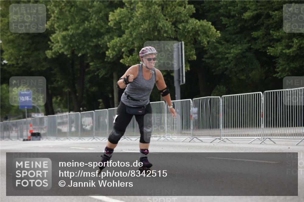 29.06.2025 - hella hamburg halbmarathon Jannik Wohlers http://msf.ph/oto/8342515 29.06.2025 09:02:25 Lombardsbrücke  meine-sportfotos.de