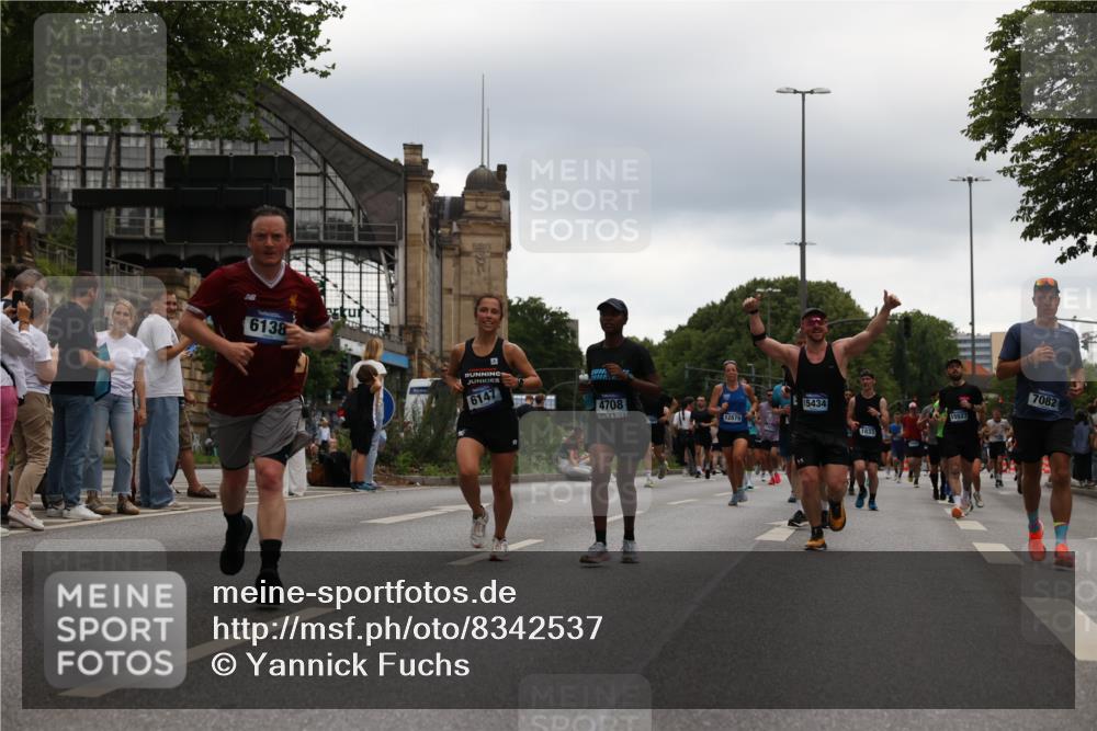 29.06.2025 - hella hamburg halbmarathon Yannick Fuchs http://msf.ph/oto/8342537 29.06.2025 10:52:16 20KM 1319, 1595, 1833, 2159, 2250, 2488, 2619, 2656, 2840, 2996, 3251, 3859, 4319, 4502, 4550, 4708, 4767, 5277, 5341, 5675, 5926, 6104, 6138, 6147, 6592, 7082, 7189, 7856, 8089, 8322, 8585, 9230, 9316, 10020, 10268, 10319, 10518, 10703, 10788, 11394, 11605, 11645, 11846, 12378, 12495, 12585, 12734, 12879, 13287, 13512, 13654, 13694, 13816, 13880, 14266, 14673, 15197, 15434, 15527, 16189, 16531, 17405, 17531, 17827, 18180, 18492, 18587, 18727, 18985 meine-sportfotos.de