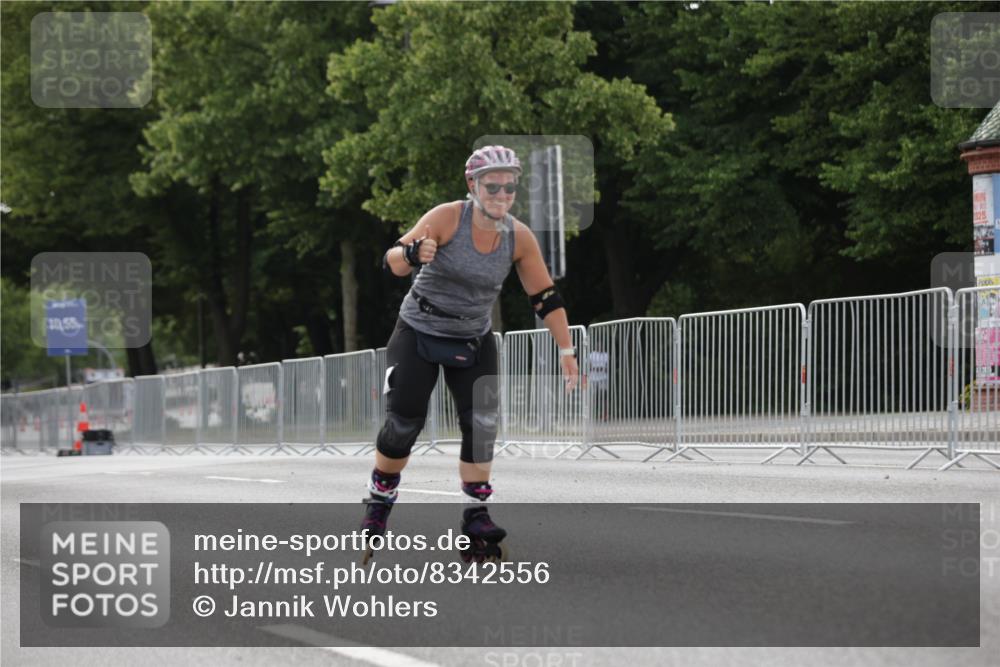 29.06.2025 - hella hamburg halbmarathon Jannik Wohlers http://msf.ph/oto/8342556 29.06.2025 09:02:25 Lombardsbrücke  meine-sportfotos.de