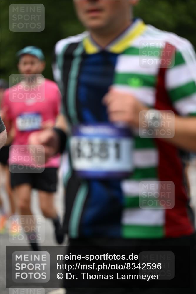 29.06.2025 - hella hamburg halbmarathon Dr. Thomas Lammeyer http://msf.ph/oto/8342596 29.06.2025 10:40:22 Kennedybrücke 1036, 1102, 1183, 1284, 1336, 1717, 2352, 2588, 3243, 3741, 3990, 4902, 4937, 5012, 5240, 5246, 5531, 6021, 6381, 6845, 6896, 7111, 7275, 7927, 8356, 9295, 10047, 10119, 10336, 10341, 10567, 11010, 11187 meine-sportfotos.de