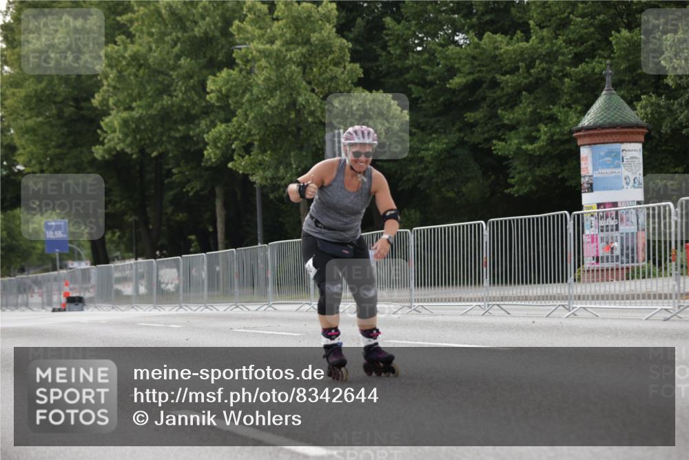 29.06.2025 - hella hamburg halbmarathon Jannik Wohlers http://msf.ph/oto/8342644 29.06.2025 09:02:25 Lombardsbrücke  meine-sportfotos.de