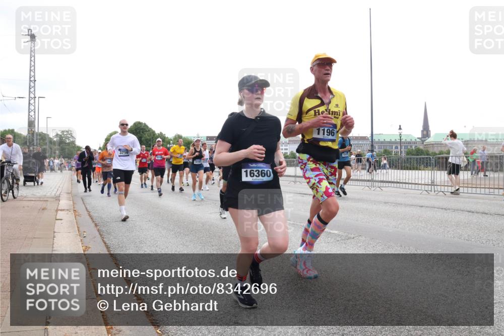 29.06.2025 - hella hamburg halbmarathon Lena Gebhardt http://msf.ph/oto/8342696 29.06.2025 10:38:19 Lombardsbrücke 3716, 18744, 14163, 16360, 1196, 1196, 1394, 1457, 1578, 1596, 1721, 1742, 1791, 1799, 1901, 1966, 1985, 2113, 2151, 2498, 2576, 2660, 2786, 3010, 3094, 3095, 3216, 3242, 3286, 3338, 3635, 3636, 3716, 3777, 3841, 3880, 4139, 4155, 4159, 4414, 4883, 4921, 5085, 5089, 5155, 5300, 5617, 5684, 5713, 5735, 6199, 6200, 6362, 6697, 6751, 6930, 7117, 7118, 7148, 7165, 7244, 7371, 7552, 7561, 7629, 7692, 7696, 7868, 7914, 8985, 10836, 11543 meine-sportfotos.de