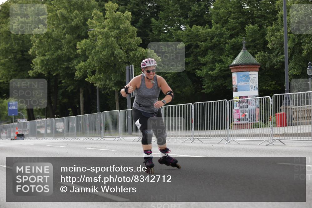 29.06.2025 - hella hamburg halbmarathon Jannik Wohlers http://msf.ph/oto/8342712 29.06.2025 09:02:25 Lombardsbrücke  meine-sportfotos.de