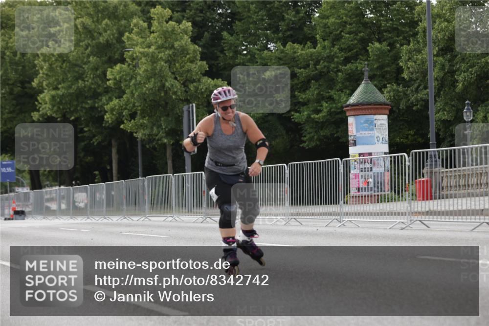 29.06.2025 - hella hamburg halbmarathon Jannik Wohlers http://msf.ph/oto/8342742 29.06.2025 09:02:25 Lombardsbrücke  meine-sportfotos.de