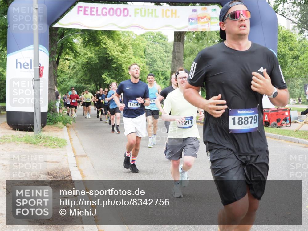 29.06.2025 - hella hamburg halbmarathon MichiJ http://msf.ph/oto/8342756 29.06.2025 10:40:20 Zwischen KM18-KM19 1151, 1258, 2082, 3952, 4029, 5907, 6511, 6512, 7177, 7274, 8361, 11217, 12482, 12712, 12875, 13147, 14791, 15446, 15502, 17773, 18879 meine-sportfotos.de