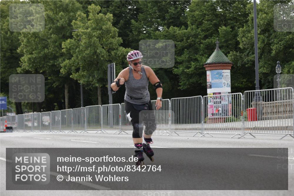 29.06.2025 - hella hamburg halbmarathon Jannik Wohlers http://msf.ph/oto/8342764 29.06.2025 09:02:25 Lombardsbrücke  meine-sportfotos.de