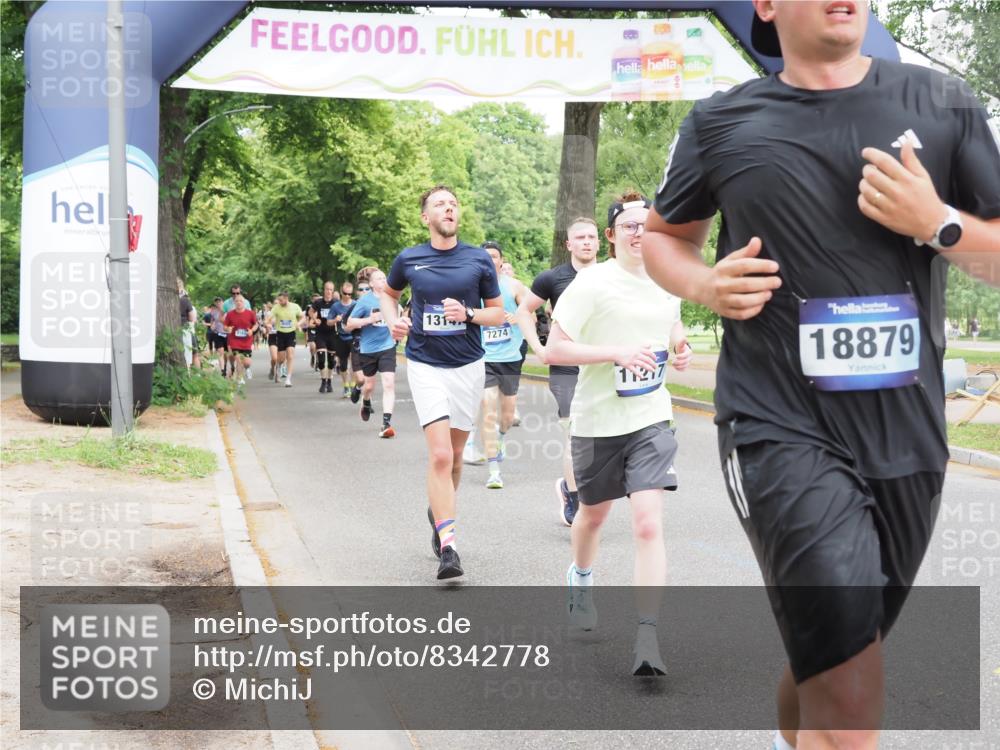 29.06.2025 - hella hamburg halbmarathon MichiJ http://msf.ph/oto/8342778 29.06.2025 10:40:20 Zwischen KM18-KM19 1151, 1258, 2082, 3952, 4029, 5907, 6511, 6512, 7177, 7274, 8361, 11217, 12482, 12712, 12875, 13147, 14791, 15446, 15502, 17773, 18879 meine-sportfotos.de
