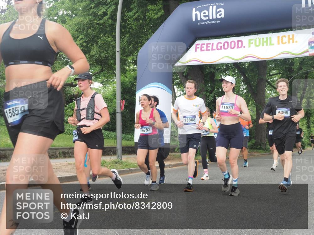 29.06.2025 - hella hamburg halbmarathon KatJ http://msf.ph/oto/8342809 29.06.2025 10:48:56 Zwischen KM18-KM19 1674, 4095, 6674, 6752, 8045, 8478 meine-sportfotos.de