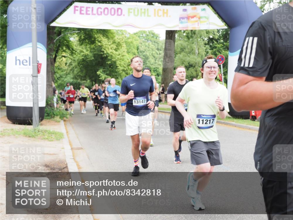 29.06.2025 - hella hamburg halbmarathon MichiJ http://msf.ph/oto/8342818 29.06.2025 10:40:20 Zwischen KM18-KM19 1151, 1258, 2082, 3952, 4029, 5907, 6511, 6512, 7177, 7274, 8361, 11217, 12482, 12712, 12875, 13147, 14791, 15446, 15502, 17773, 18879 meine-sportfotos.de