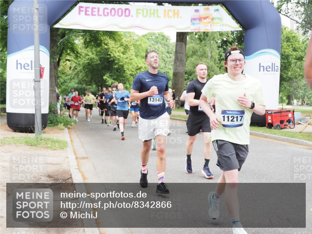 29.06.2025 - hella hamburg halbmarathon MichiJ http://msf.ph/oto/8342866 29.06.2025 10:40:20 Zwischen KM18-KM19 1151, 1258, 2082, 3952, 4029, 5907, 6511, 6512, 7177, 7274, 8361, 11217, 12482, 12712, 12875, 13147, 14791, 15446, 15502, 17773, 18879 meine-sportfotos.de