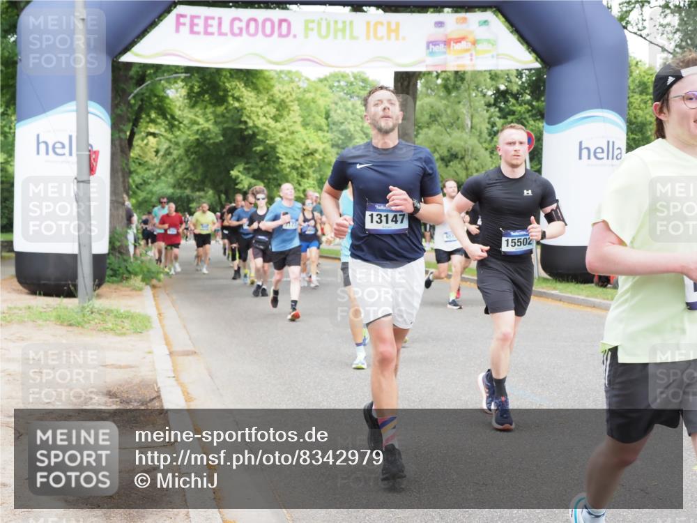 29.06.2025 - hella hamburg halbmarathon MichiJ http://msf.ph/oto/8342979 29.06.2025 10:40:21 Zwischen KM18-KM19 1151, 1258, 2082, 3952, 5907, 6511, 6512, 7177, 7274, 8361, 11217, 11589, 11604, 12482, 12712, 12875, 13147, 14791, 15446, 15502, 17773, 18879 meine-sportfotos.de
