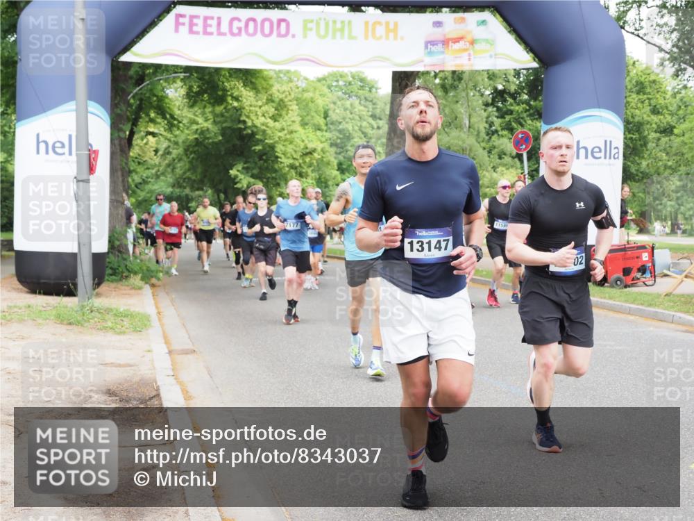 29.06.2025 - hella hamburg halbmarathon MichiJ http://msf.ph/oto/8343037 29.06.2025 10:40:21 Zwischen KM18-KM19 1151, 1258, 2082, 3952, 5907, 6511, 6512, 7177, 7274, 8361, 11217, 11589, 11604, 12482, 12712, 12875, 13147, 14791, 15446, 15502, 17773, 18879 meine-sportfotos.de