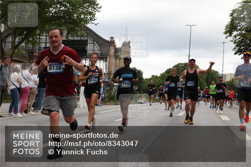 29.06.2025 - hella hamburg halbmarathon Yannick Fuchs http://msf.ph/oto/8343047 29.06.2025 10:52:17 20KM 1319, 1595, 1833, 2159, 2250, 2488, 2619, 2656, 2840, 2996, 3251, 3859, 4319, 4502, 4550, 4708, 4767, 5277, 5341, 5675, 5926, 6104, 6138, 6147, 6592, 7082, 7189, 7856, 8089, 8322, 8585, 9230, 9316, 10020, 10268, 10319, 10518, 10703, 10788, 11394, 11605, 11808, 11846, 12378, 12495, 12585, 12734, 12735, 12879, 13287, 13512, 13654, 13694, 13816, 13880, 14266, 14673, 15197, 15434, 15527, 16189, 16531, 17405, 17531, 17827, 18180, 18492, 18727, 18985 meine-sportfotos.de