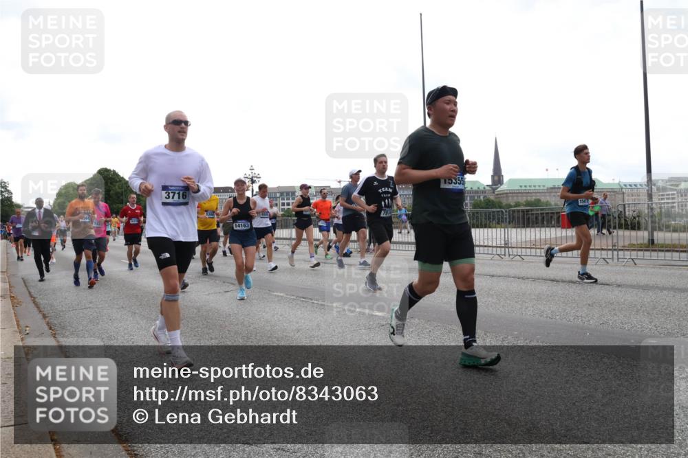 29.06.2025 - hella hamburg halbmarathon Lena Gebhardt http://msf.ph/oto/8343063 29.06.2025 10:38:20 Lombardsbrücke 18160, 3716, 15355, 14163, 791, 15417, 1196, 1394, 1457, 1578, 1596, 1721, 1742, 1791, 1799, 1901, 1966, 1985, 2113, 2151, 2498, 2576, 2660, 2786, 3010, 3094, 3095, 3216, 3242, 3286, 3338, 3635, 3636, 3716, 3777, 3841, 3880, 4139, 4155, 4159, 4414, 4883, 4921, 5085, 5089, 5155, 5300, 5617, 5684, 5713, 5735, 6199, 6200, 6362, 6695, 6696, 6697, 6751, 6930, 7117, 7118, 7148, 7165, 7244, 7371, 7552, 7561, 7629, 7692, 7696, 7868, 7914, 11543 meine-sportfotos.de