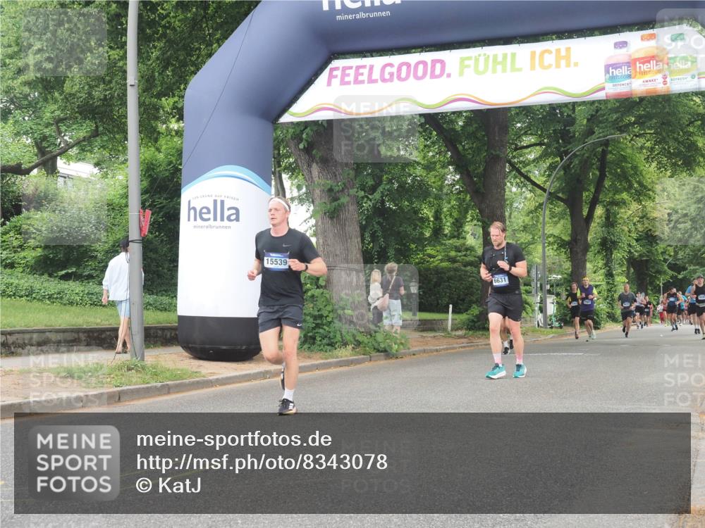 29.06.2025 - hella hamburg halbmarathon KatJ http://msf.ph/oto/8343078 29.06.2025 10:49:02 Zwischen KM18-KM19 4095, 6631, 6674 meine-sportfotos.de