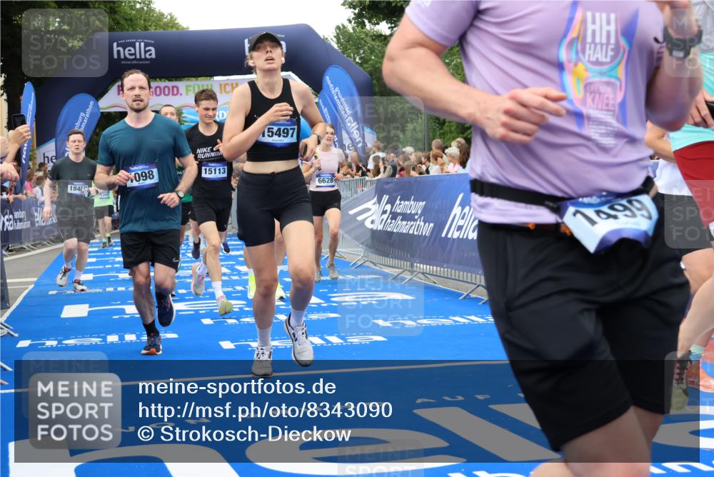 29.06.2025 - hella hamburg halbmarathon Strokosch-Dieckow http://msf.ph/oto/8343090 29.06.2025 10:53:31 Ziel 1030, 1061, 1098, 1499, 1502, 1783, 2070, 2630, 3399, 3819, 5866, 6198, 6628, 6629, 6762, 10549, 11068, 12632, 12909, 13865, 13912, 13997, 15061, 15113, 15497, 15856, 17710, 18450, 18612, 18666, 18715 meine-sportfotos.de
