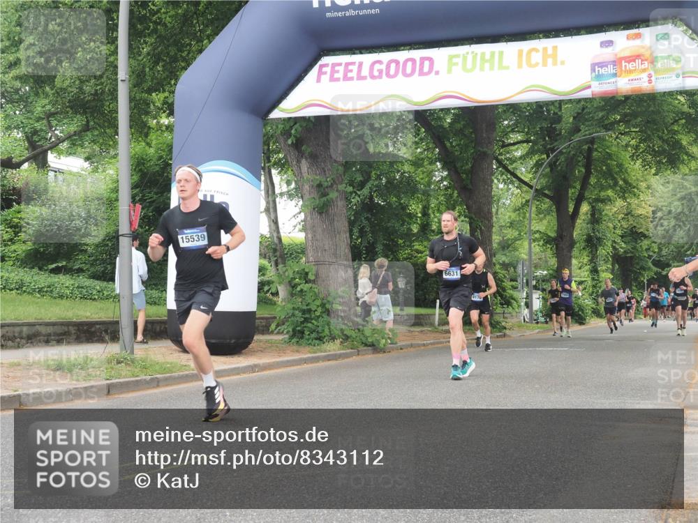 29.06.2025 - hella hamburg halbmarathon KatJ http://msf.ph/oto/8343112 29.06.2025 10:49:02 Zwischen KM18-KM19 4095, 6631, 6674 meine-sportfotos.de