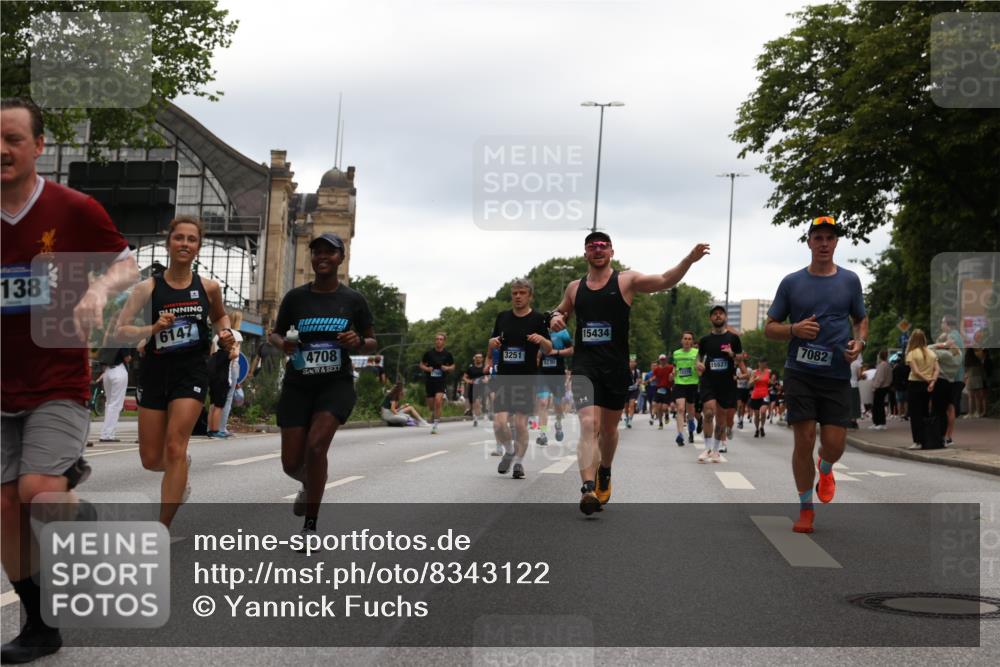 29.06.2025 - hella hamburg halbmarathon Yannick Fuchs http://msf.ph/oto/8343122 29.06.2025 10:52:17 20KM 1319, 1595, 1833, 2159, 2250, 2488, 2619, 2656, 2840, 2996, 3251, 3859, 4319, 4502, 4550, 4708, 4767, 5277, 5341, 5675, 5926, 6104, 6138, 6147, 6592, 7082, 7189, 7856, 8089, 8322, 8585, 9230, 9316, 10020, 10268, 10319, 10518, 10703, 10788, 11394, 11605, 11808, 11846, 12378, 12495, 12585, 12734, 12735, 12879, 13287, 13512, 13654, 13694, 13816, 13880, 14266, 14673, 15197, 15434, 15527, 16189, 16531, 17405, 17531, 17827, 18180, 18492, 18727, 18985 meine-sportfotos.de