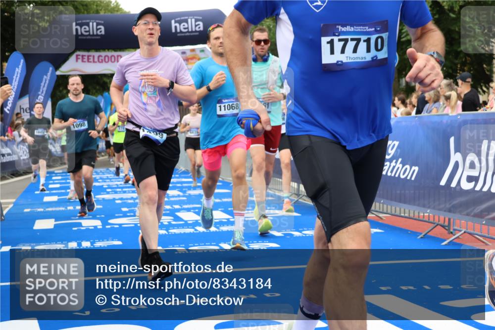 29.06.2025 - hella hamburg halbmarathon Strokosch-Dieckow http://msf.ph/oto/8343184 29.06.2025 10:53:29 Ziel 1030, 1061, 1098, 1499, 1502, 1727, 1783, 2070, 3399, 5866, 6198, 6628, 6629, 6762, 6942, 8651, 10549, 11068, 12909, 13912, 13997, 15113, 15497, 15856, 17710, 18450, 18612, 18666 meine-sportfotos.de