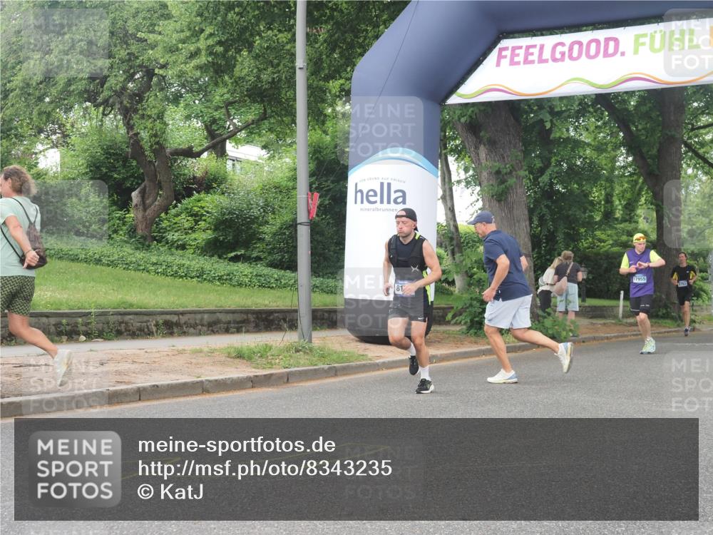 29.06.2025 - hella hamburg halbmarathon KatJ http://msf.ph/oto/8343235 29.06.2025 10:49:06 Zwischen KM18-KM19 6631, 8176 meine-sportfotos.de