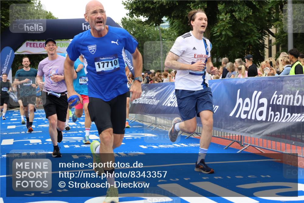 29.06.2025 - hella hamburg halbmarathon Strokosch-Dieckow http://msf.ph/oto/8343357 29.06.2025 10:53:29 Ziel 1030, 1061, 1098, 1499, 1502, 1727, 1783, 2070, 3399, 5866, 6198, 6628, 6629, 6762, 6942, 8651, 10549, 11068, 12909, 13912, 13997, 15113, 15497, 15856, 17710, 18450, 18612, 18666 meine-sportfotos.de