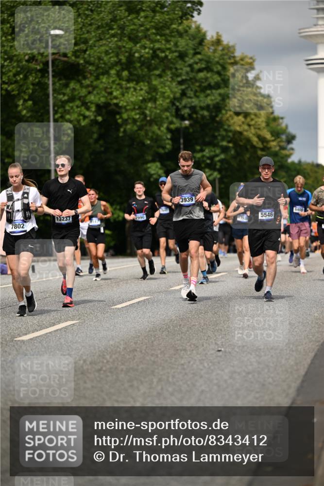 29.06.2025 - hella hamburg halbmarathon Dr. Thomas Lammeyer http://msf.ph/oto/8343412 29.06.2025 10:18:12 Kennedybrücke 1406, 2990, 3020, 3154, 3728, 3756, 3939, 5546, 5670, 6028, 6083, 6089, 7209, 7802, 7840, 7991, 8001, 8147, 8409, 9141, 9845, 10610, 11355 meine-sportfotos.de