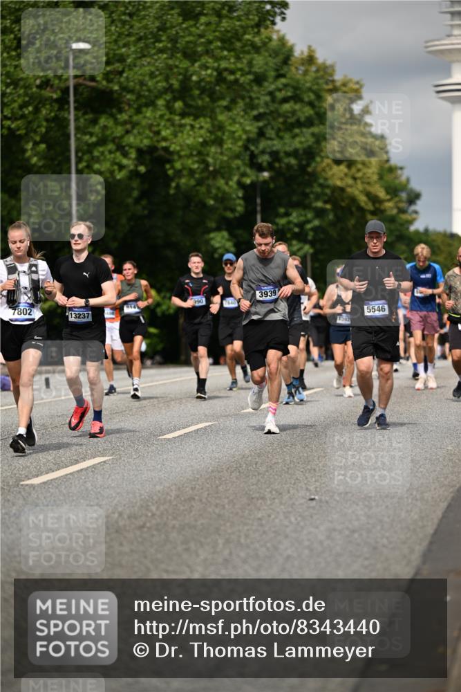 29.06.2025 - hella hamburg halbmarathon Dr. Thomas Lammeyer http://msf.ph/oto/8343440 29.06.2025 10:18:12 Kennedybrücke 1406, 2990, 3020, 3154, 3728, 3756, 3939, 5546, 5670, 6028, 6083, 6089, 7209, 7802, 7840, 7991, 8001, 8147, 8409, 9141, 9845, 10610, 11355 meine-sportfotos.de