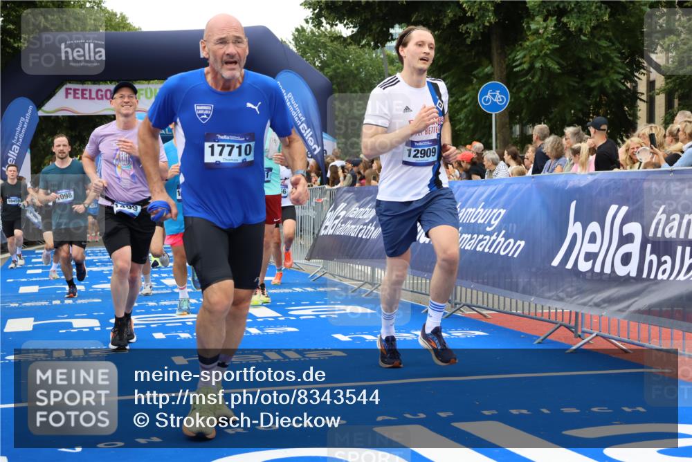 29.06.2025 - hella hamburg halbmarathon Strokosch-Dieckow http://msf.ph/oto/8343544 29.06.2025 10:53:29 Ziel 1030, 1061, 1098, 1499, 1502, 1727, 1783, 2070, 3399, 5866, 6198, 6628, 6629, 6762, 6942, 8651, 10549, 11068, 12909, 13912, 13997, 15113, 15497, 15856, 17710, 18450, 18612, 18666 meine-sportfotos.de