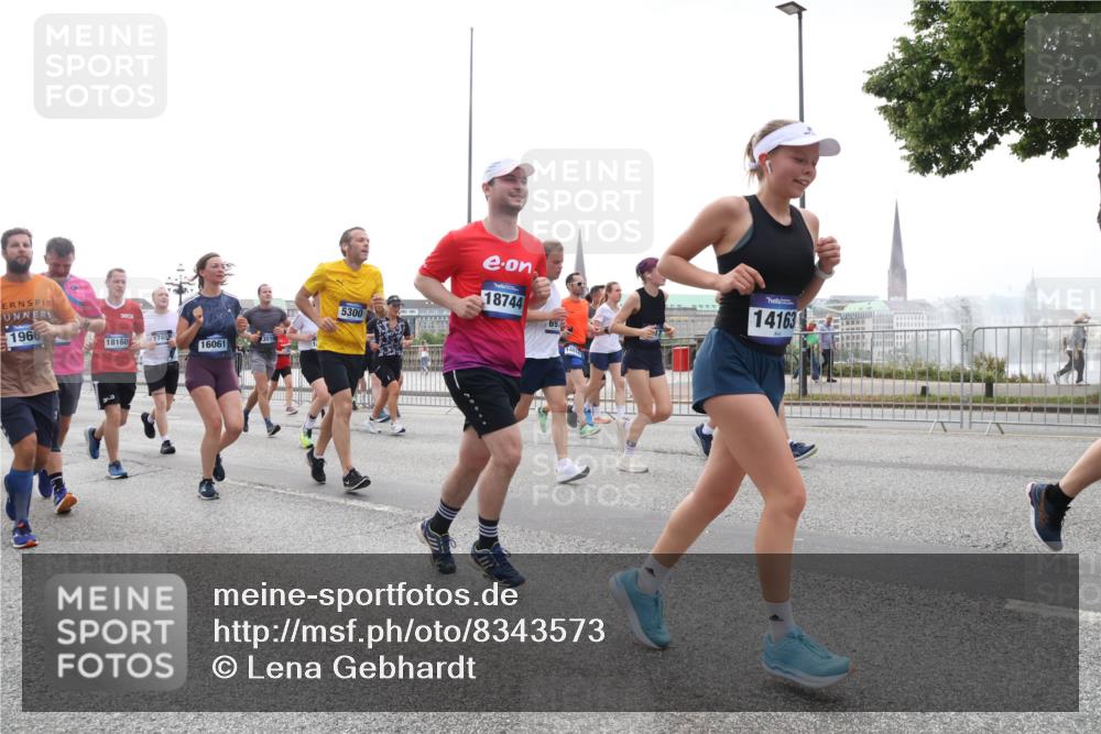 29.06.2025 - hella hamburg halbmarathon Lena Gebhardt http://msf.ph/oto/8343573 29.06.2025 10:38:22 Lombardsbrücke 1966, 18160, 1745, 3010, 16061, 5300, 18744, 69, 1401, 14163, 1196, 1394, 1457, 1578, 1596, 1721, 1742, 1791, 1901, 1966, 2113, 2151, 2498, 2576, 2660, 2786, 3010, 3094, 3095, 3216, 3242, 3286, 3323, 3338, 3635, 3636, 3716, 3726, 3777, 3841, 3880, 4028, 4139, 4155, 4159, 4316, 4414, 4883, 4921, 5085, 5089, 5155, 5300, 5617, 5684, 5713, 5735, 6199, 6200, 6362, 6695, 6696, 6697, 6751, 6875, 6930, 7117, 7118, 7148, 7165, 7244, 7371, 7552, 7561, 7629, 7692, 7696, 7868, 7914 meine-sportfotos.de