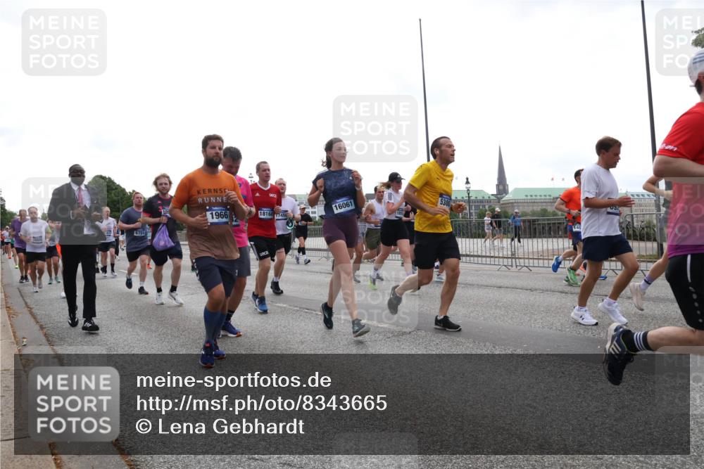 29.06.2025 - hella hamburg halbmarathon Lena Gebhardt http://msf.ph/oto/8343665 29.06.2025 10:38:23 Lombardsbrücke 6751, 1966, 16061, 18160, 745, 5300, 40, 1196, 1394, 1457, 1578, 1596, 1721, 1742, 1791, 1901, 1966, 2113, 2151, 2498, 2576, 2660, 2786, 3010, 3094, 3095, 3216, 3242, 3286, 3323, 3338, 3635, 3636, 3716, 3726, 3777, 3841, 3880, 4028, 4139, 4155, 4159, 4259, 4260, 4316, 4414, 4883, 4921, 5085, 5089, 5155, 5300, 5617, 5684, 5713, 5735, 5913, 6199, 6200, 6695, 6696, 6697, 6751, 6875, 6930, 7117, 7118, 7148, 7165, 7244, 7371, 7552, 7561, 7629, 7692, 7868, 7914 meine-sportfotos.de