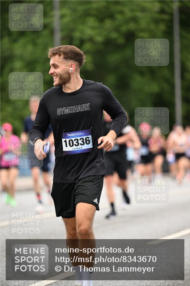 29.06.2025 - hella hamburg halbmarathon Dr. Thomas Lammeyer http://msf.ph/oto/8343670 29.06.2025 10:40:27 Kennedybrücke 1036, 1102, 1183, 1284, 1717, 2352, 2588, 3243, 3741, 3990, 4902, 4937, 5012, 5240, 5246, 5531, 5747, 5919, 6021, 6381, 6845, 6896, 7111, 7275, 7927, 8356, 8530, 9229, 9295, 9694, 9701, 10119, 10336, 10341, 10567, 11010 meine-sportfotos.de