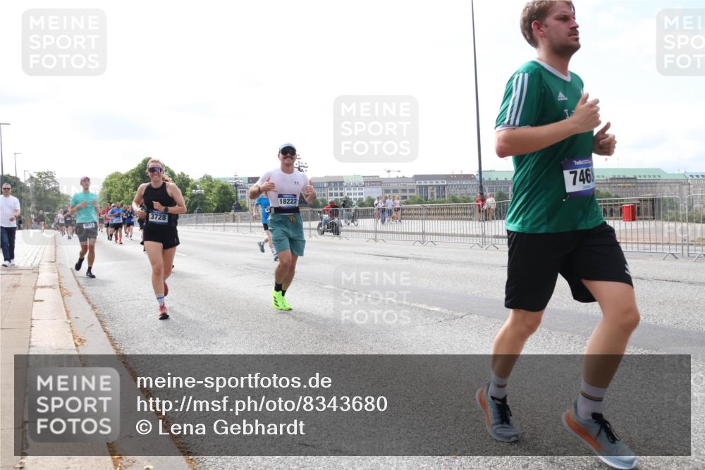 29.06.2025 - hella hamburg halbmarathon Lena Gebhardt http://msf.ph/oto/8343680 29.06.2025 10:13:31 Lombardsbrücke 9612, 3728, 18222, 746, 1007, 1131, 1747, 1859, 2055, 2359, 2721, 2904, 2961, 2987, 3218, 3360, 3728, 3729, 4001, 4187, 4795, 4950, 5232, 5546, 5631, 5719, 6026, 6489, 6717, 6724, 7346, 7446, 7447, 7460, 7462, 7913, 8279, 8913, 9128, 9141, 9527, 9612, 9631, 10977, 12313, 12492, 12797, 12928, 12929, 13331, 13928, 15085, 15663, 15922, 16030, 16255, 16437, 16491, 17472, 17474, 17988, 18048, 18222, 18231, 18320, 18732 meine-sportfotos.de