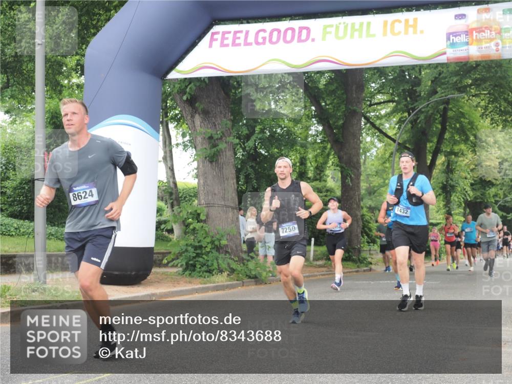 29.06.2025 - hella hamburg halbmarathon KatJ http://msf.ph/oto/8343688 29.06.2025 10:49:13 Zwischen KM18-KM19 1432, 5763, 7250, 8624 meine-sportfotos.de