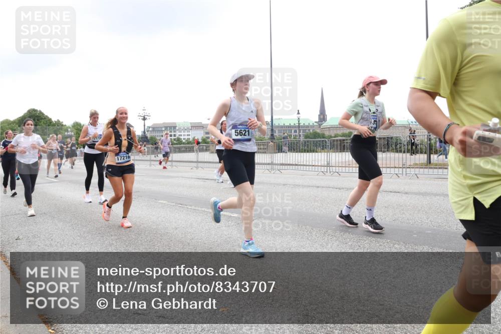 29.06.2025 - hella hamburg halbmarathon Lena Gebhardt http://msf.ph/oto/8343707 29.06.2025 10:47:46 Lombardsbrücke 173, 17216, 5621, 1045, 1246, 1392, 1434, 1463, 1523, 1618, 1639, 1926, 2148, 2163, 2197, 2407, 2491, 2545, 2704, 2790, 2882, 2994, 3049, 3339, 4037, 4325, 4423, 4806, 4856, 4895, 4974, 4975, 5621, 5622, 5886, 5895, 6255, 6256, 6995, 7240, 7403, 7427, 7630, 7631, 7916, 7970, 8077, 8105, 8270, 8310, 8550, 8774, 8915, 8953, 9018, 9356, 9687, 9696, 9697, 10658, 10777, 10794, 10991, 11351, 11458, 11730, 11738, 11802, 11909, 12431 meine-sportfotos.de
