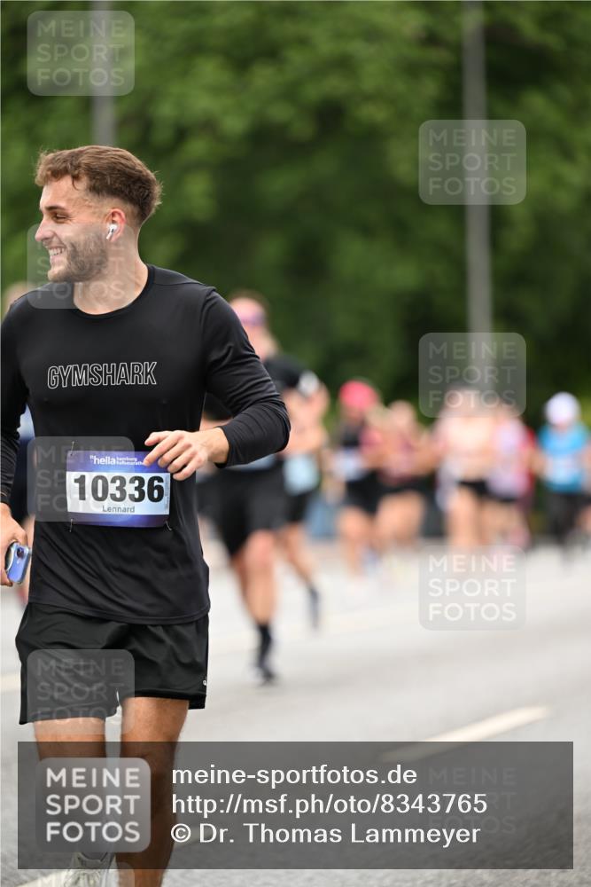29.06.2025 - hella hamburg halbmarathon Dr. Thomas Lammeyer http://msf.ph/oto/8343765 29.06.2025 10:40:27 Kennedybrücke 1036, 1102, 1183, 1284, 1717, 2352, 2588, 3243, 3741, 3990, 4902, 4937, 5012, 5240, 5246, 5531, 5747, 5919, 6021, 6381, 6845, 6896, 7111, 7275, 7927, 8356, 8530, 9229, 9295, 9694, 9701, 10119, 10336, 10341, 10567, 11010 meine-sportfotos.de