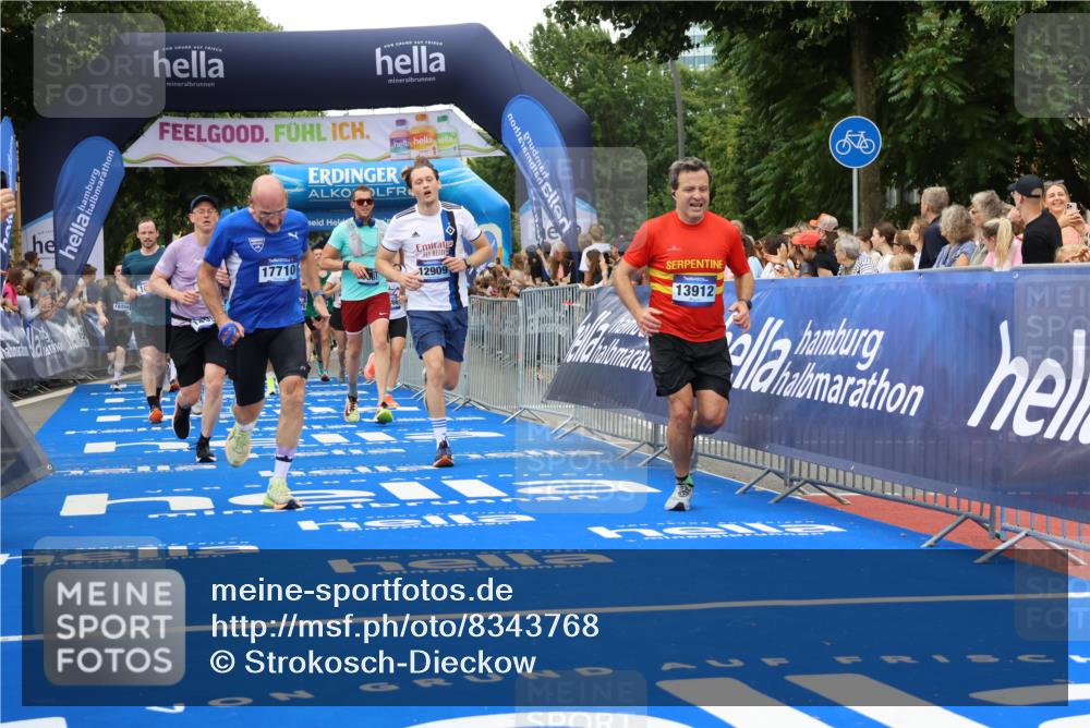 29.06.2025 - hella hamburg halbmarathon Strokosch-Dieckow http://msf.ph/oto/8343768 29.06.2025 10:53:27 Ziel 1030, 1061, 1098, 1499, 1727, 1783, 2070, 2354, 3399, 5866, 6198, 6628, 6629, 6942, 8651, 11068, 12490, 12909, 13912, 13997, 15113, 15497, 15838, 17710, 18134, 18450, 18612 meine-sportfotos.de