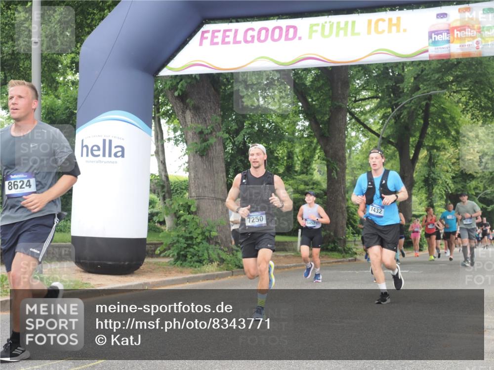 29.06.2025 - hella hamburg halbmarathon KatJ http://msf.ph/oto/8343771 29.06.2025 10:49:13 Zwischen KM18-KM19 1432, 5763, 7250, 8624 meine-sportfotos.de