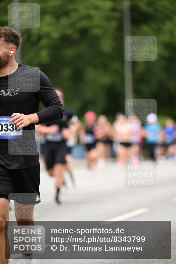 29.06.2025 - hella hamburg halbmarathon Dr. Thomas Lammeyer http://msf.ph/oto/8343799 29.06.2025 10:40:27 Kennedybrücke 1036, 1102, 1183, 1284, 1717, 2352, 2588, 3243, 3741, 3990, 4902, 4937, 5012, 5240, 5246, 5531, 5747, 5919, 6021, 6381, 6845, 6896, 7111, 7275, 7927, 8356, 8530, 9229, 9295, 9694, 9701, 10119, 10336, 10341, 10567, 11010 meine-sportfotos.de