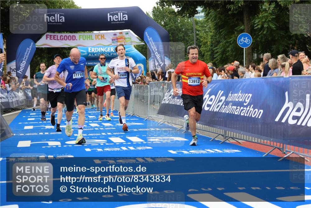 29.06.2025 - hella hamburg halbmarathon Strokosch-Dieckow http://msf.ph/oto/8343834 29.06.2025 10:53:27 Ziel 1030, 1061, 1098, 1499, 1727, 1783, 2070, 2354, 3399, 5866, 6198, 6628, 6629, 6942, 8651, 11068, 12490, 12909, 13912, 13997, 15113, 15497, 15838, 17710, 18134, 18450, 18612 meine-sportfotos.de
