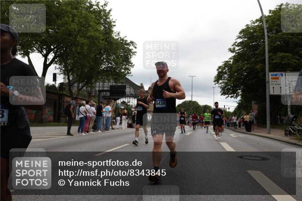 29.06.2025 - hella hamburg halbmarathon Yannick Fuchs http://msf.ph/oto/8343845 29.06.2025 10:52:19 20KM 1319, 1595, 1833, 2159, 2250, 2619, 2656, 2840, 2996, 3251, 4319, 4502, 4550, 4708, 4767, 5277, 5341, 5675, 6138, 6147, 6592, 7082, 7189, 7659, 7856, 8089, 8322, 8585, 9230, 10020, 10268, 10319, 10518, 10703, 11394, 11605, 11808, 11846, 12378, 12495, 12585, 12734, 12735, 12879, 13287, 13512, 13654, 13694, 13816, 13880, 14266, 14673, 15197, 15434, 15527, 16189, 17531, 17814, 17827, 18180, 18492, 18727, 18985 meine-sportfotos.de