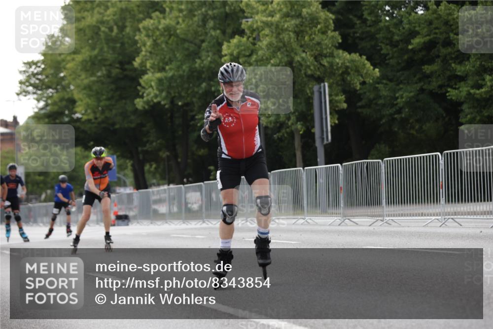 29.06.2025 - hella hamburg halbmarathon Jannik Wohlers http://msf.ph/oto/8343854 29.06.2025 09:02:37 Lombardsbrücke  meine-sportfotos.de