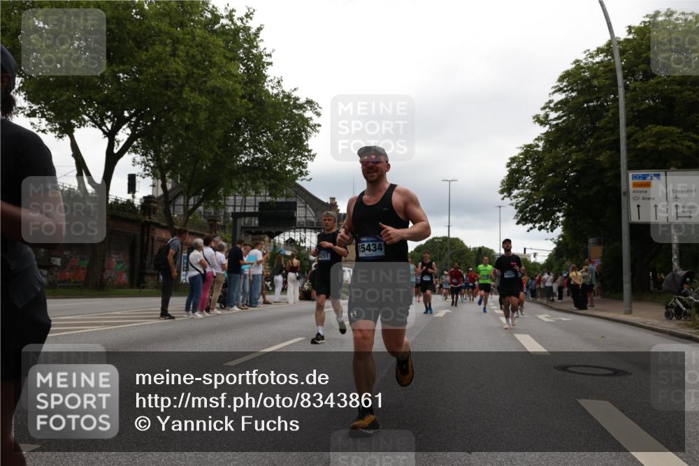 29.06.2025 - hella hamburg halbmarathon Yannick Fuchs http://msf.ph/oto/8343861 29.06.2025 10:52:19 20KM 1319, 1595, 1833, 2159, 2250, 2619, 2656, 2840, 2996, 3251, 4319, 4502, 4550, 4708, 4767, 5277, 5341, 5675, 6138, 6147, 6592, 7082, 7189, 7659, 7856, 8089, 8322, 8585, 9230, 10020, 10268, 10319, 10518, 10703, 11394, 11605, 11808, 11846, 12378, 12495, 12585, 12734, 12735, 12879, 13287, 13512, 13654, 13694, 13816, 13880, 14266, 14673, 15197, 15434, 15527, 16189, 17531, 17814, 17827, 18180, 18492, 18727, 18985 meine-sportfotos.de