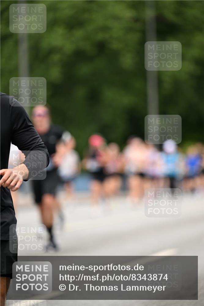 29.06.2025 - hella hamburg halbmarathon Dr. Thomas Lammeyer http://msf.ph/oto/8343874 29.06.2025 10:40:28 Kennedybrücke 1036, 1102, 1183, 1224, 1284, 1717, 2352, 2588, 3243, 3741, 3990, 4902, 4937, 5012, 5240, 5246, 5531, 5747, 5919, 6021, 6381, 6845, 6896, 7111, 7927, 8356, 8530, 9229, 9295, 9694, 9701, 10119, 10336, 10341, 10567, 11010 meine-sportfotos.de