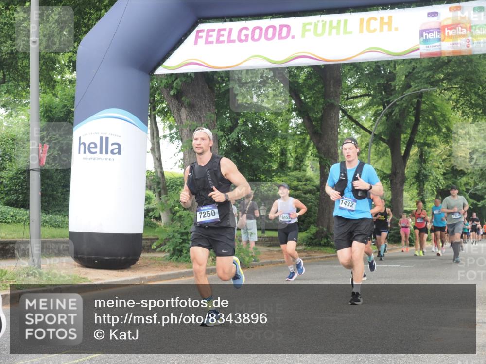 29.06.2025 - hella hamburg halbmarathon KatJ http://msf.ph/oto/8343896 29.06.2025 10:49:13 Zwischen KM18-KM19 1432, 5763, 7250, 8624 meine-sportfotos.de