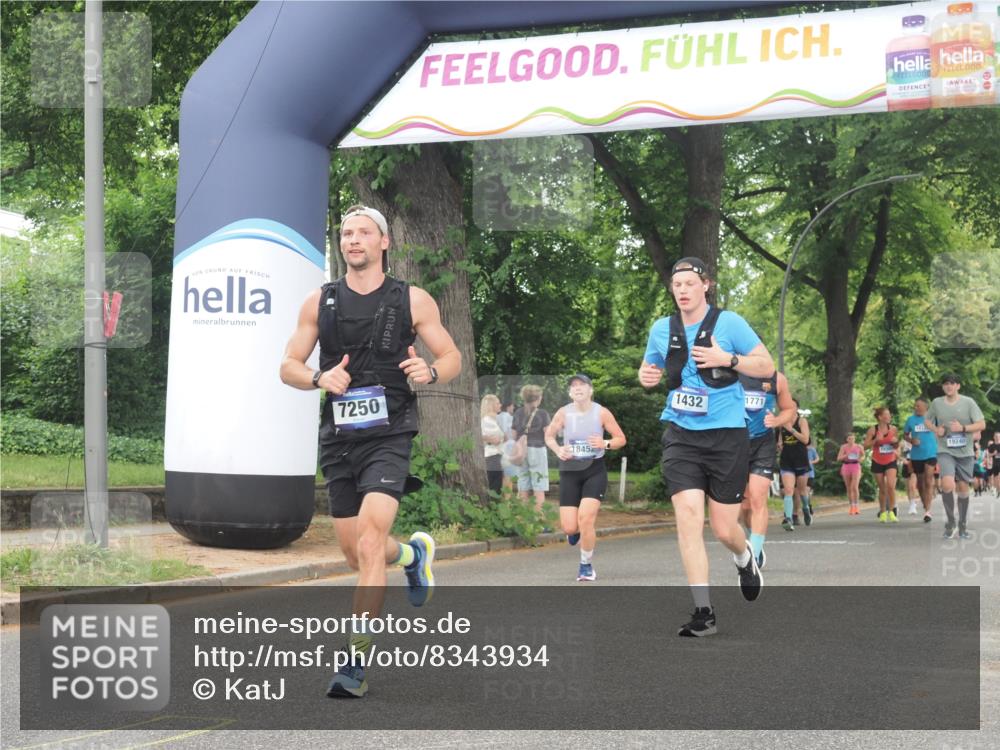 29.06.2025 - hella hamburg halbmarathon KatJ http://msf.ph/oto/8343934 29.06.2025 10:49:14 Zwischen KM18-KM19 1432, 5763, 7250, 8624 meine-sportfotos.de
