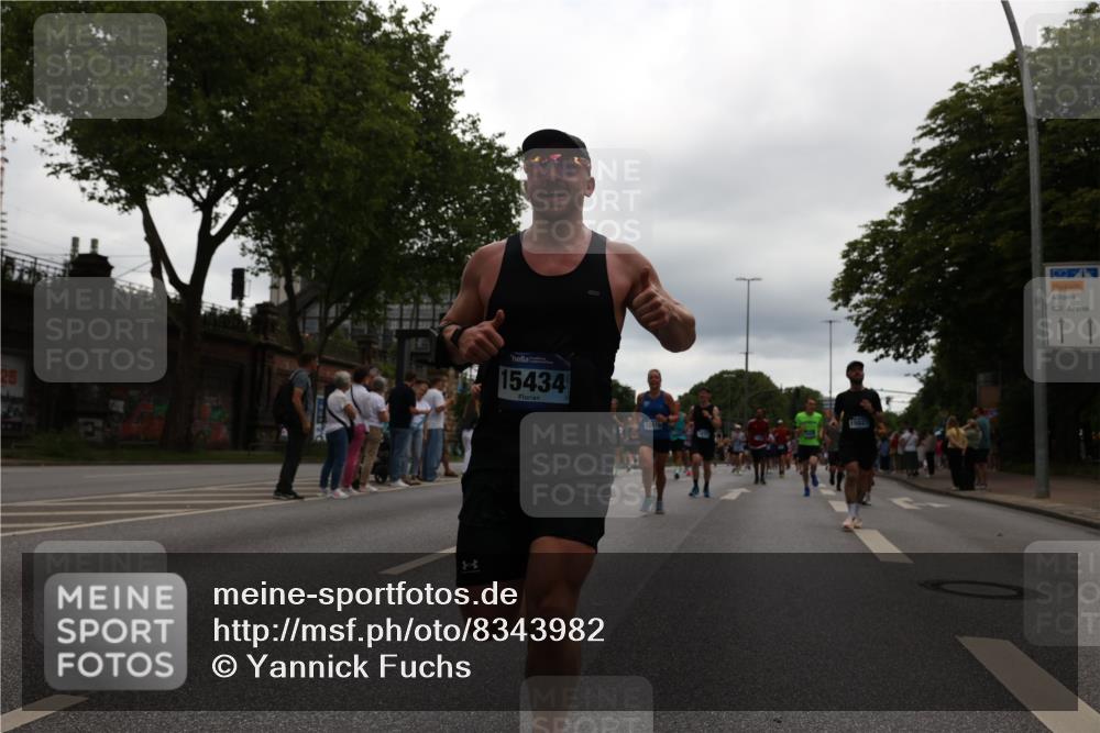 29.06.2025 - hella hamburg halbmarathon Yannick Fuchs http://msf.ph/oto/8343982 29.06.2025 10:52:20 20KM 1319, 1595, 1833, 2159, 2250, 2619, 2656, 2996, 3251, 4319, 4550, 4708, 4767, 5277, 5341, 5675, 6138, 6147, 6592, 7082, 7659, 7856, 8089, 8322, 9230, 10020, 10268, 10319, 10518, 10703, 11394, 11605, 11808, 11846, 12378, 12495, 12585, 12734, 12735, 12879, 13287, 13512, 13654, 13694, 13880, 14266, 14355, 14673, 15197, 15434, 15527, 16189, 17531, 17814, 17827, 18180, 18727, 18985 meine-sportfotos.de