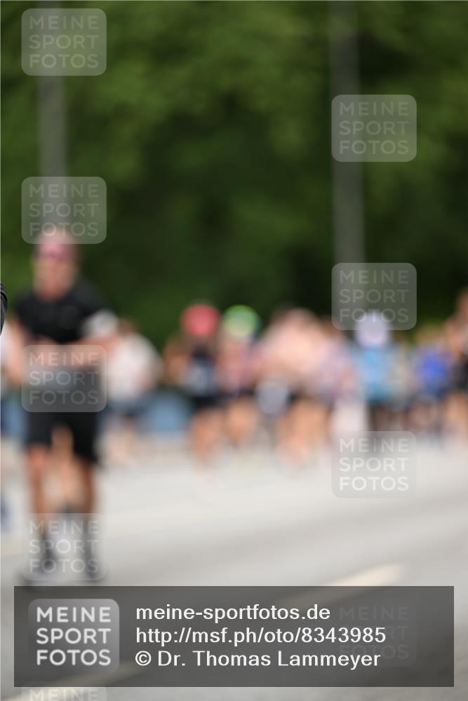 29.06.2025 - hella hamburg halbmarathon Dr. Thomas Lammeyer http://msf.ph/oto/8343985 29.06.2025 10:40:28 Kennedybrücke 1036, 1102, 1183, 1224, 1284, 1717, 2352, 2588, 3243, 3741, 3990, 4902, 4937, 5012, 5240, 5246, 5531, 5747, 5919, 6021, 6381, 6845, 6896, 7111, 7927, 8356, 8530, 9229, 9295, 9694, 9701, 10119, 10336, 10341, 10567, 11010 meine-sportfotos.de